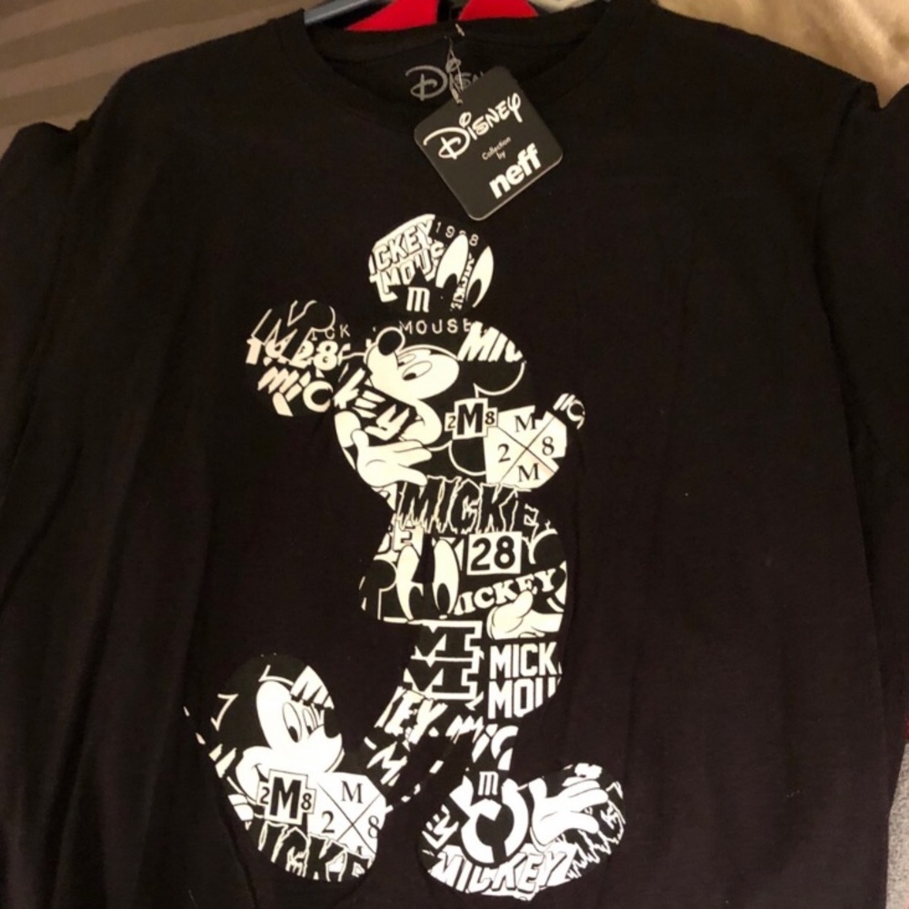 COPY - New Men’s Disney Tee - Medium - Black